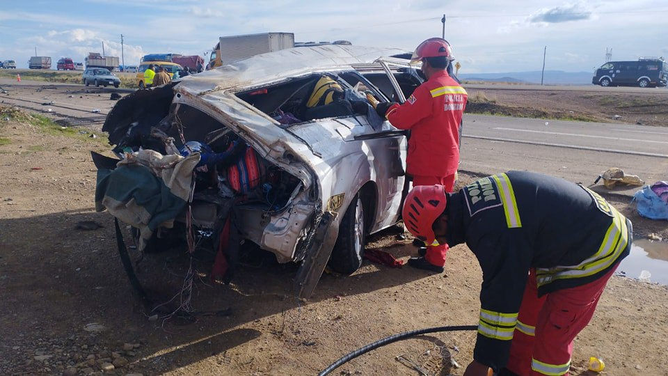 Accident în Bolivia cu implicarea unui microbuz: 13 persoane au murit.