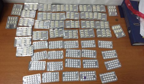 800 de pastile anabolice în asortiment urmau să fie introduse fraudulos în ţară de către un cetăţean al Italiei. Foto: jurnal.md