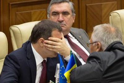 Большинство депутатов парламента проголосуют за снятие иммунитета лидера ЛДПМ Владимира Филата.