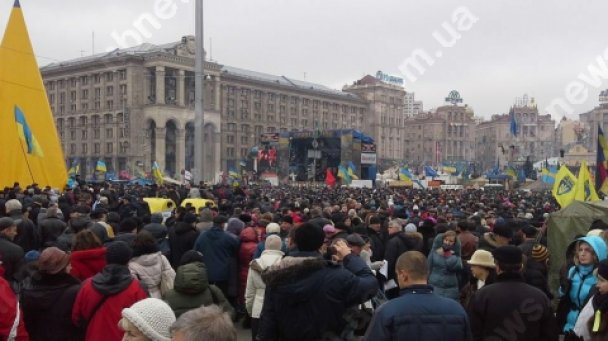 Вече началось с традиционной молитвы представителей украинских церквей.