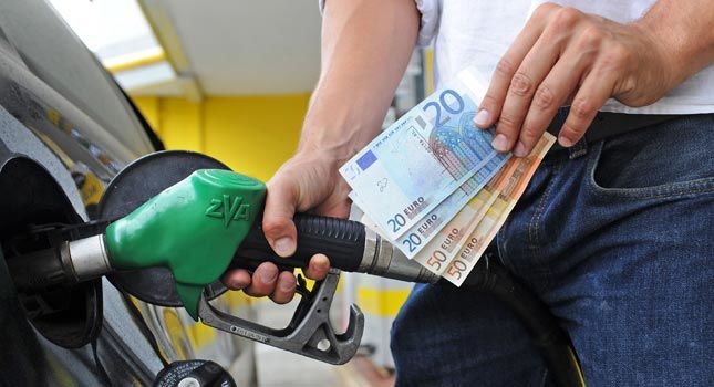 Creștere spectaculoasă a prețurilor la carburanți în România.