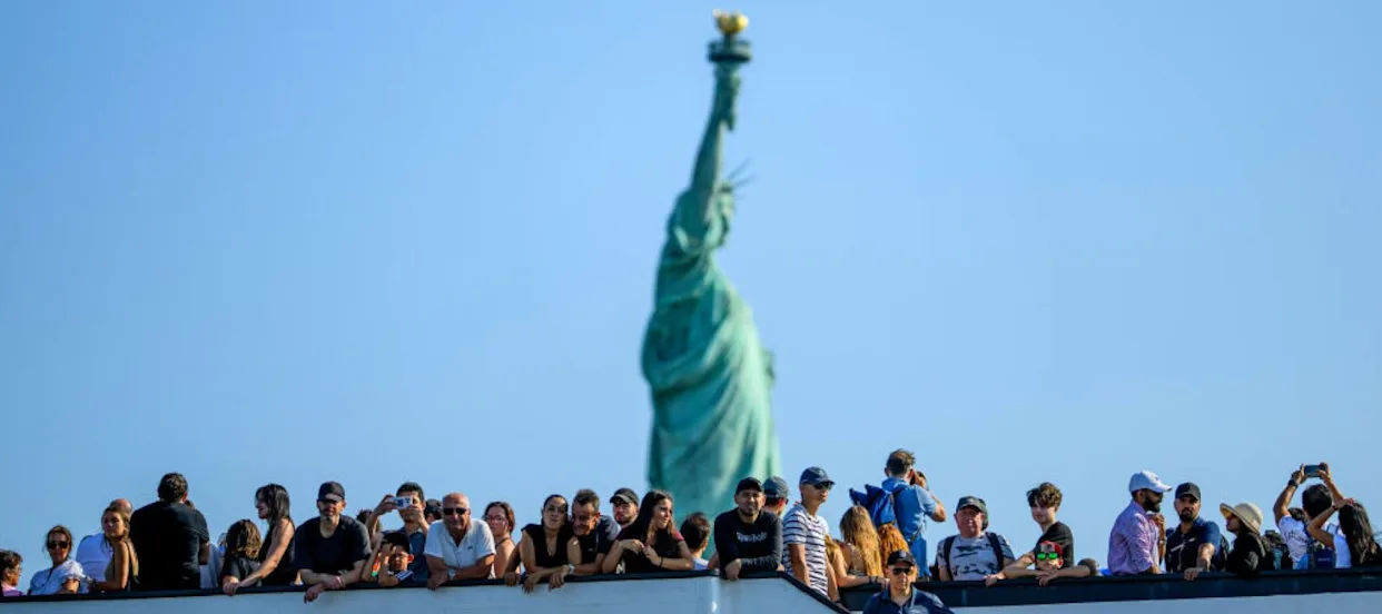 Поток иностранных туристов в США снизился на 5,5% в 2025 году.