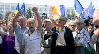 Artiștii dezaprobă unele intenţii ale protestatarilor din PMAN. Foto: publika.md