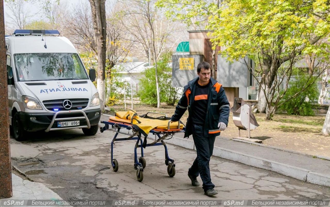 Бельцкие врачи не обнаружили у ребёнка переломов и повреждений внутренних органов.