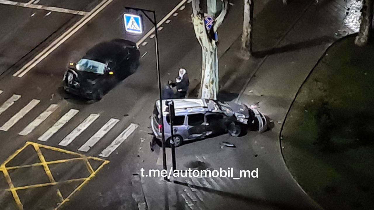 В столичном секторе Буюканы произошло ДТП: столкнулись два автомобиля.