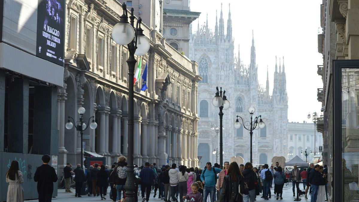 Turiștii care pleacă în Italia sunt avertizați cu privire la greve și probleme cu transportul.