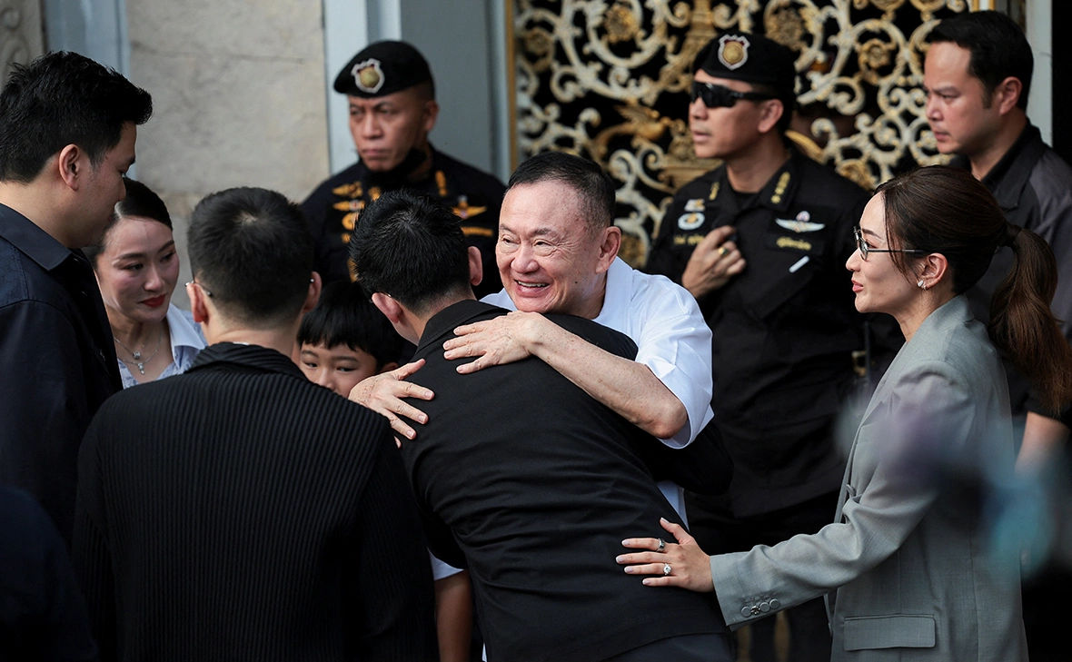 Fostul premier al Thailandei a fost eliberat anticipat din închisoare.