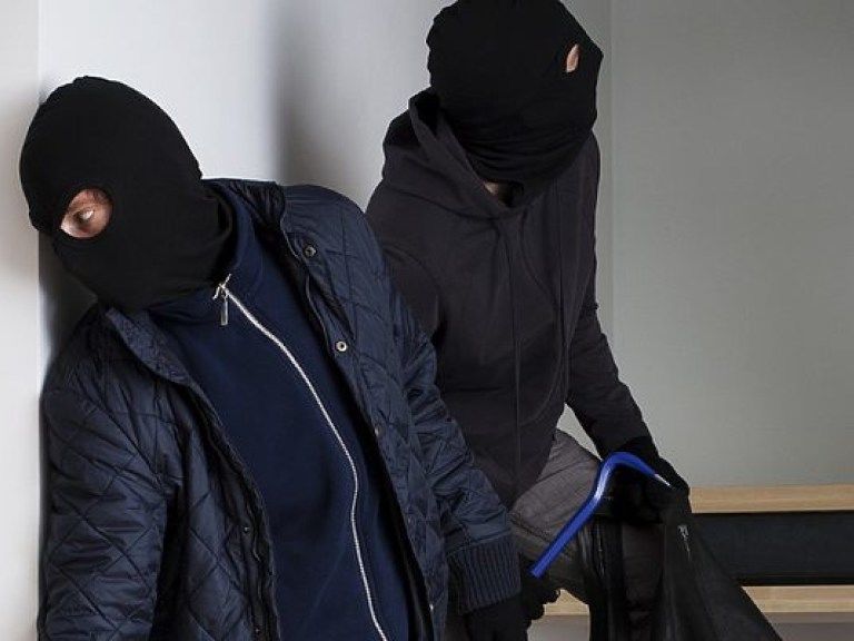 Гражданин Молдовы в компании с грузином обворовывали квартиры в Киеве.