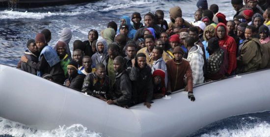 Aproape 250 de imigranți riscau să se înece în largul insulei Lesbos. Foto: antena3.ro