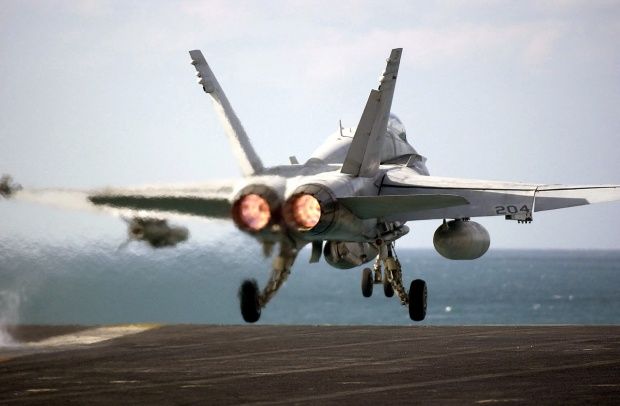 Un avion militar F 18 s-a prăbușit în apropiere de Madrid.