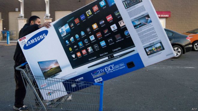 Smart TV "слушает" то, что люди говорят вокруг него, и иногда передает эти данные самой компании Samsung или же третьей стороне.