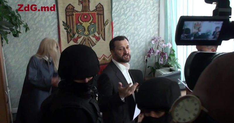 11 ноября 2016 года суд распорядился о специальной конфискации недвижимости бывшего премьер-министра, 49,634% акций SC Kapital Invest Company SA в IPTEH С.А. и 95,37% акций SC Kapital Invest Company SA. Фото: zdg.md.