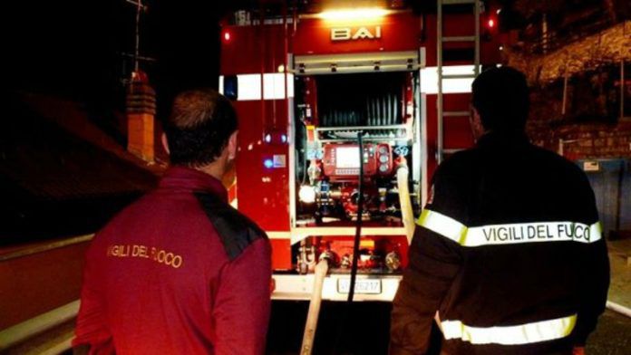 Mașina unui moldovean de 35 de ani, stabilit în Battaglia Terme, Padova, a fost cuprinsă de flăcări din senin.