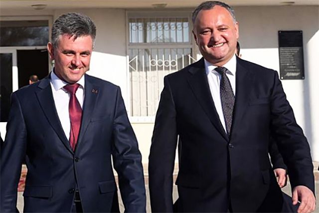 Лидер Приднестровья Вадим Красносельский и Президент Молдовы Игорь Додон.