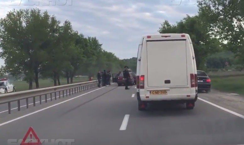 Помимо пробок на подъездах к столице, наблюдалось много нарушений ПДД.