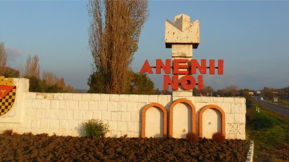 Un bărbat din Anenii Noi și-a descoperit fratele cu gâtul tăiat la marginea satului.