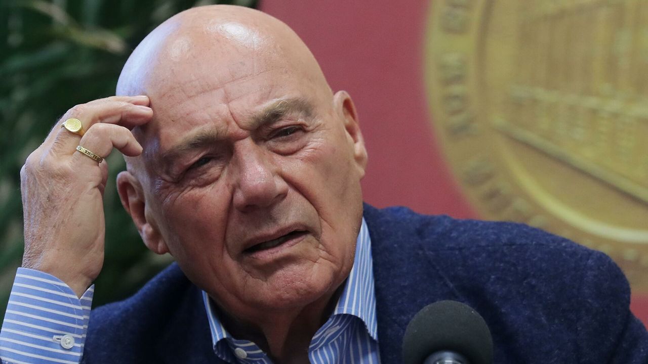 Познер назвал некорректным заявление Бероева о коронавирусе и Холокосте.