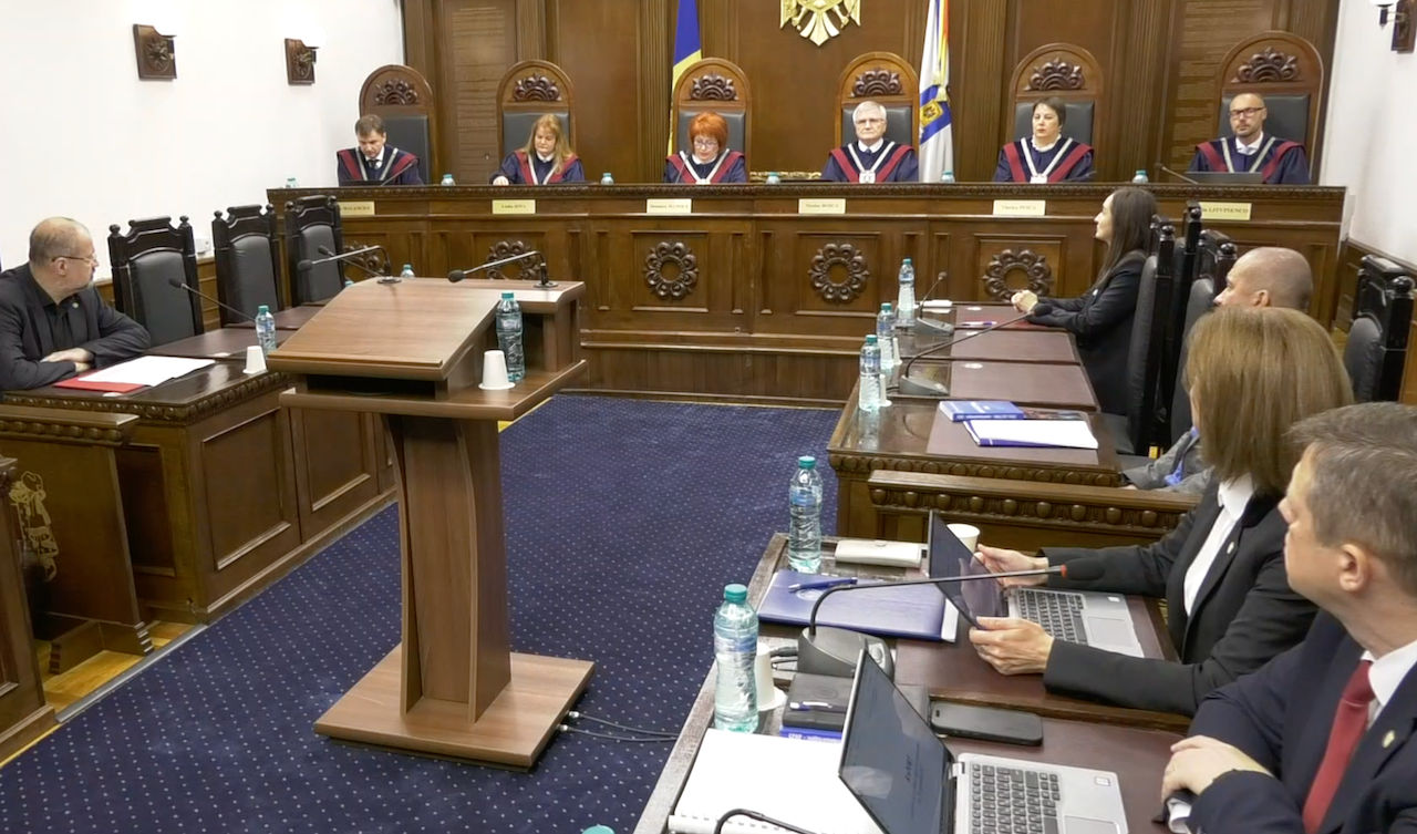 PAS cere Curții Constituționale să confirme mandatele tuturor deputaților, inclusiv ale partidului lui Costiuc.