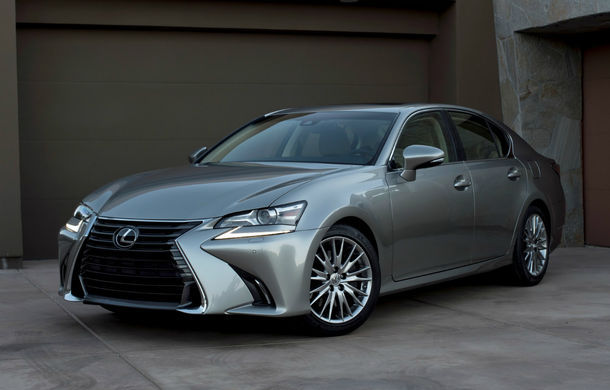 Lexus avertizează că SUV-urile și crossoverele vor elimina sedanurile de pe piață. 