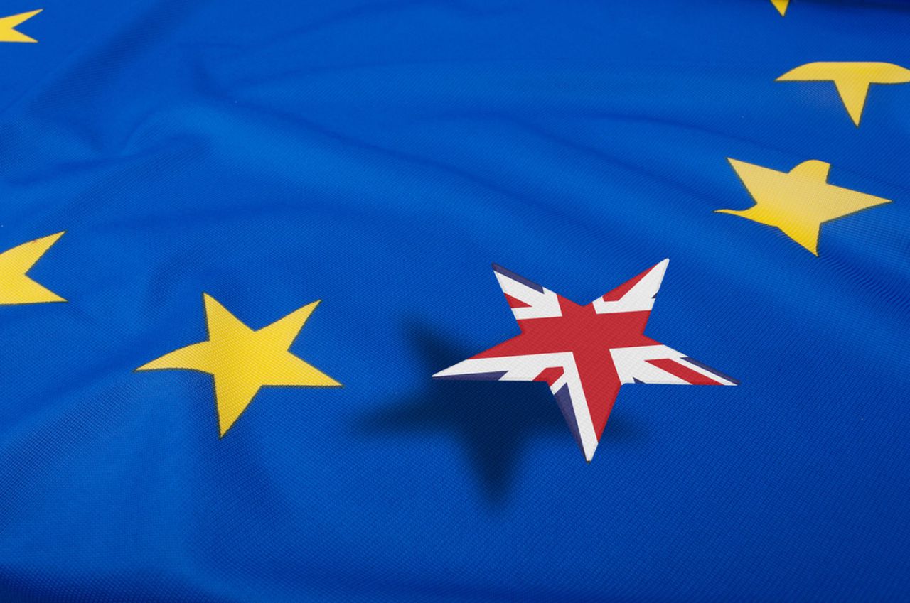 Uniunea Europeană va da Marea Britanie în judecată, dacă aceasta va refuza să plătească factura de ieşire din blocul comunitar. 