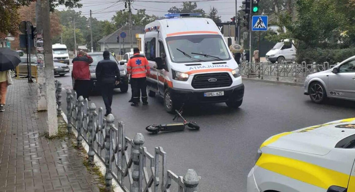 Accident la Florești: Un copil pe trotinetă electrică, lovit de un șofer.