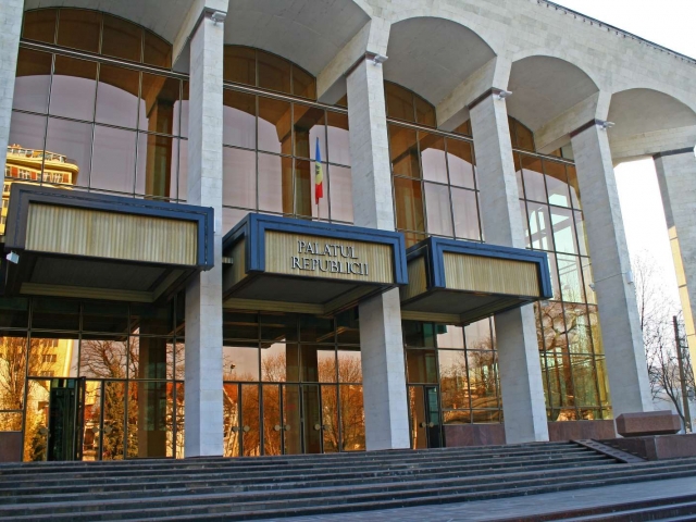 Membrii Parlamentului si Guvernului se intrunesc intr-o sedinta comuna marti, 4 ianuarie.