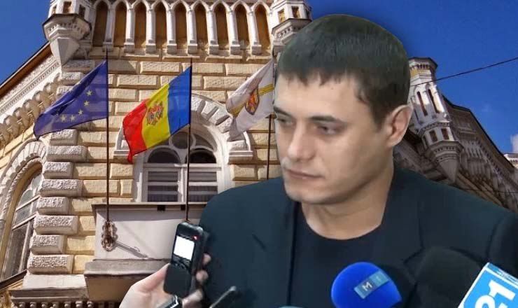 Мэрия обязана выплатить около полумиллиона леев экс-главе транспортного управления.