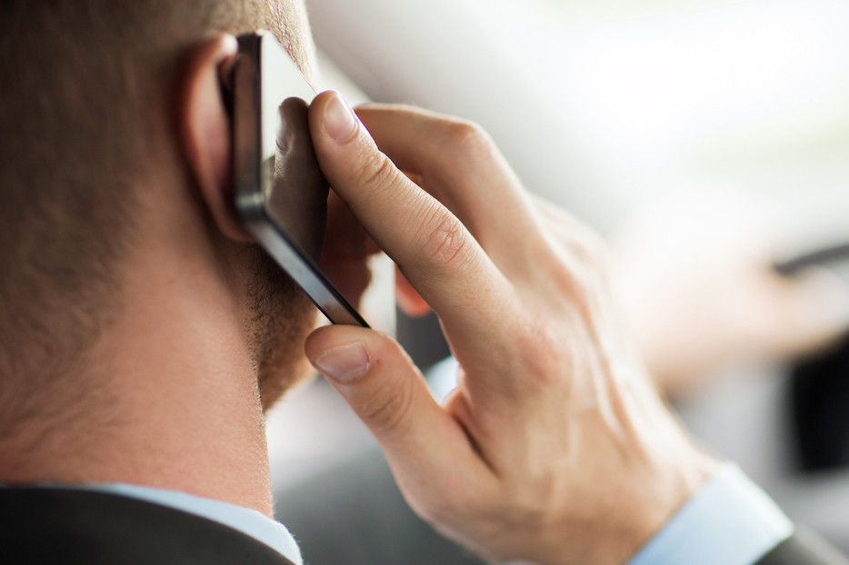 Radiaţiile telefonice şi legătura cu tumorile de creier şi inimă.