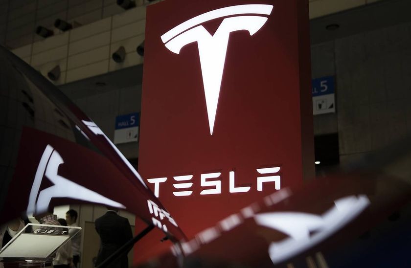 Капитализация Tesla вновь превысила $1 триллион.