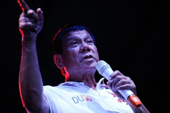 Președintele filipinez Rodrigo Duterte a dezvăluit că a omorât o persoană, la 16 ani