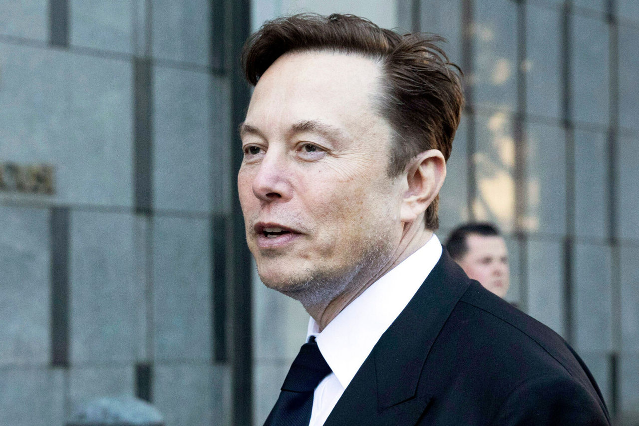 Bloomberg сообщил о рекордных потерях Tesla в 2024 году.