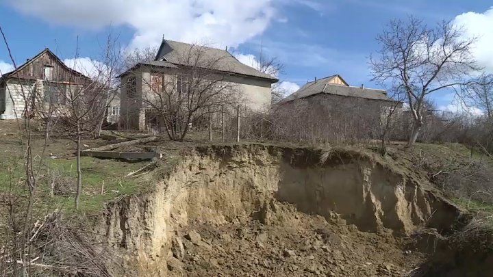 Alunecări de teren la Leova: Pericol pentru mai multe gospodării