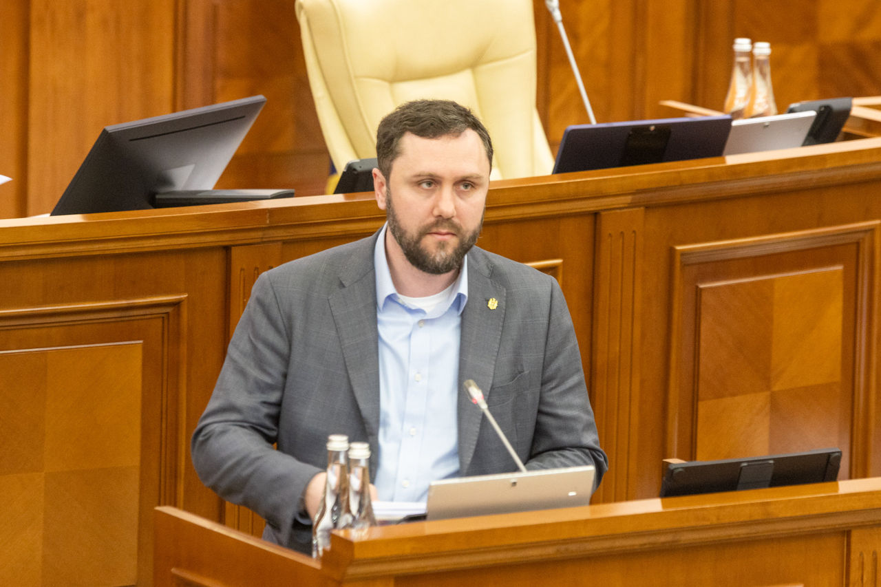 Комиссия по госпредприятиям лишилась кворума после отставки Александра Трубки.