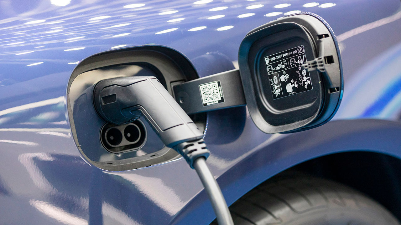 Nivel record: 30.567 de autovehicule electrice și hibride au fost înmatriculate într-un singur an.