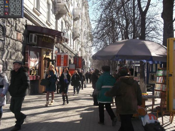 Expertul susţine că aceste majorări sunt inevitabile şi că sunt condiţionate de deprecierea valutei naţionale.