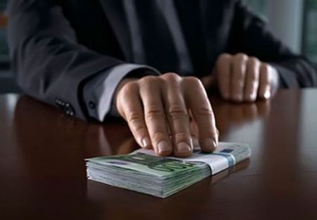 Un avocat din Căuşeni bănuit de trafic de influență a fost reținut, pentru 72 de ore. Foto: protv.md