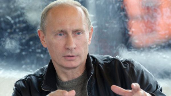 Miliardarul rus Roman Abramovici i-a dăruit lui Vladimir Putin un iaht de 35 de milioane de dolari. Foto: evzmd.md