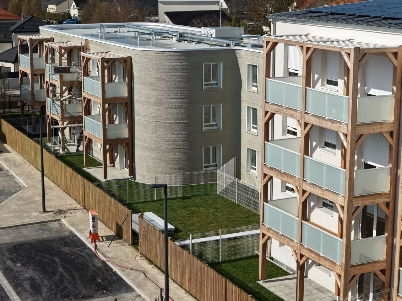 Cea mai mare clădire de apartamente imprimată 3D din Europa a fost finalizată în Franța.