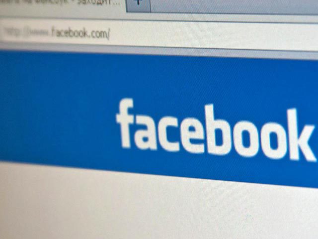 Местный шариатский суд посчитал, что общение в Facebook юной Фатум аль-Джасим является непристойным поведением.