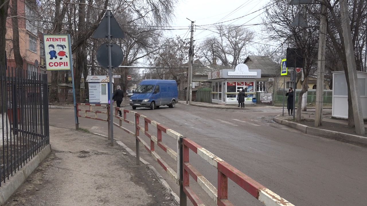 Школьникам в Бельцах напомнят о ПДД.