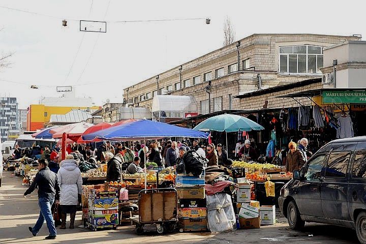 Разрешение на торговлю в столице можно получить в любое время суток.