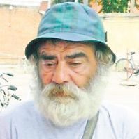 Italienii au făcut chetă ca să scape de un român care urina pe clădiri. Foto: evz.ro