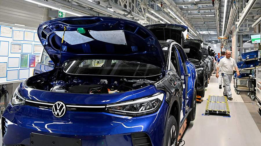 Volkswagen сокращает производство электромобилей из-за низкого спроса.