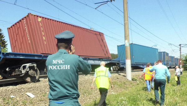 Гражданство и личности пострадавших пока устанавливаются.