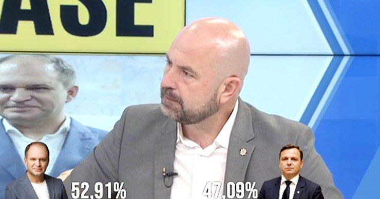 Депутат фракции ПДС, блока ACUM Владимир Боля.