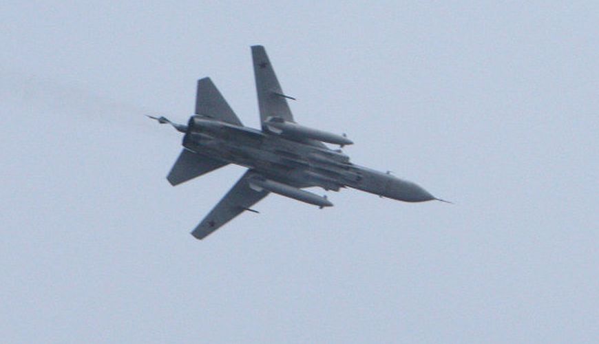 Предварительно, Су-24 мог упасть из-за неисправности техники или ошибочных действий экипажа.
