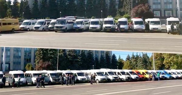 Протест транспортников: На ПВНС приехали микроавтобусы со всей страны.