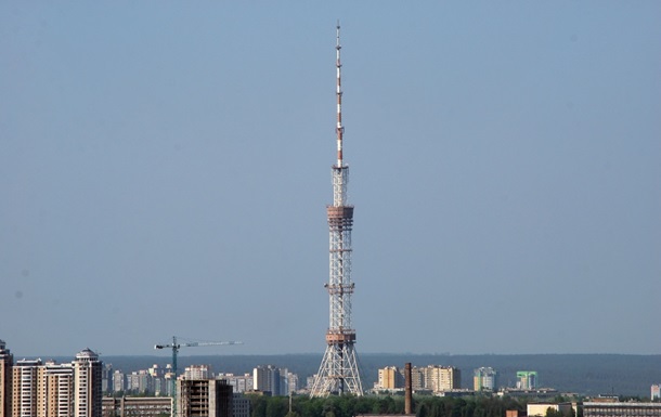 На месте происшествия сейчас находится большое количество пожарных машин и специалистов.