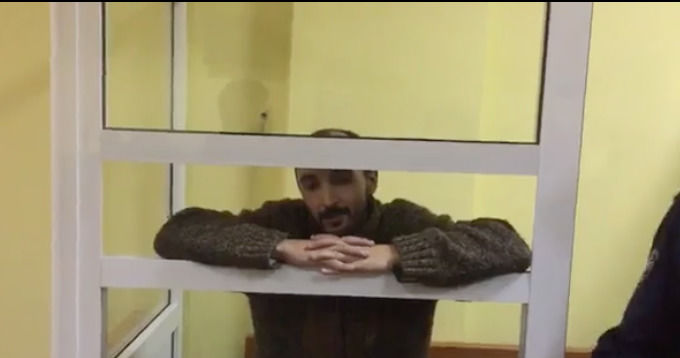 Георге Петик остается под арестом.