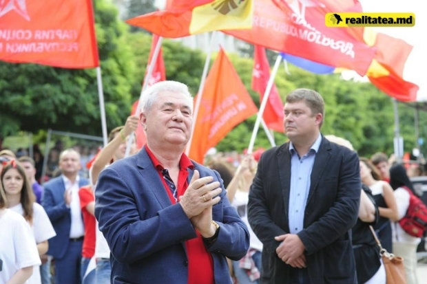 Totodată, Vladimir Voronin a ținut să reamintească că Iosif Kobzon este unicul artist rămas în viață care a cântat în anii '46 și '48 în fața lui Stalin.
